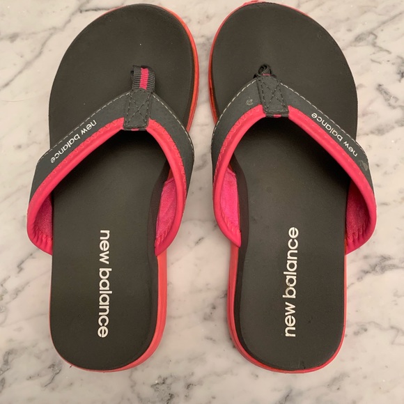 girls new balance flip flops